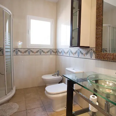 Villa Tom Is Near To Playa Den Bossa Sant Jordi de ses Salines